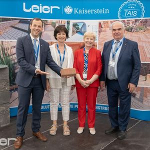 LEIER a inaugurat o noua fabrica de elemente vibropresate din beton, la Catcau